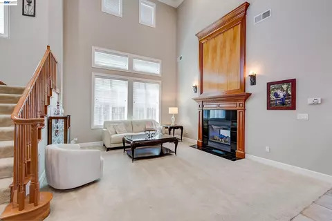 Living - 4972 Grayhawk Ct, Dublin, CA 94568 photo 2 of 12