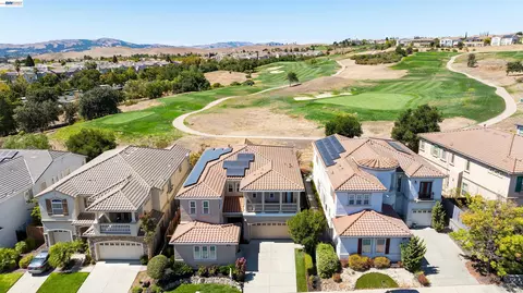 View/Area - 4972 Grayhawk Ct, Dublin, CA 94568 photo 3 of 11