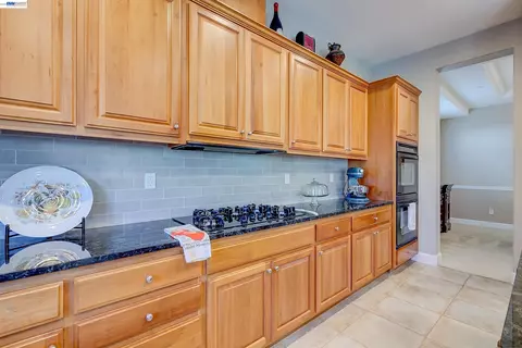 Kitchen - 4972 Grayhawk Ct, Dublin, CA 94568 photo 10 of 15