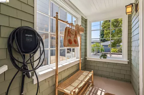 Exterior - 2435 Valley St, Berkeley, CA 94702 photo 12 of 20