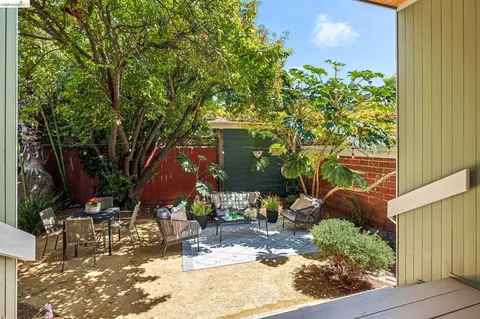 Exterior - 2435 Valley St, Berkeley, CA 94702 photo 13 of 20
