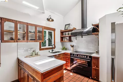 Kitchen - 2435 Valley St, Berkeley, CA 94702 photo 5 of 10