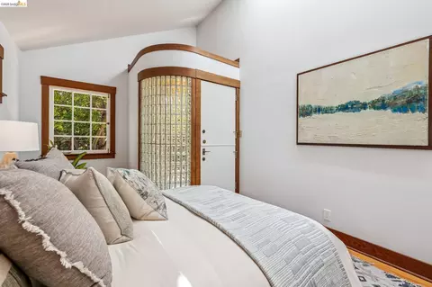 Bedroom - 2435 Valley St, Berkeley, CA 94702 photo 6 of 16