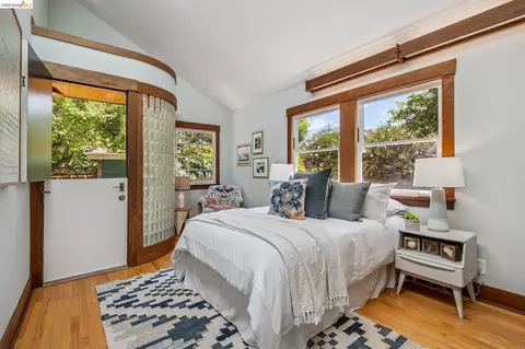 Bedroom - 2435 Valley St, Berkeley, CA 94702 photo 12 of 16