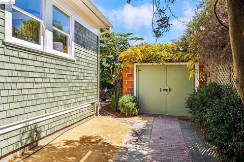 Exterior - 2435 Valley St, Berkeley, CA 94702 photo 9 of 20