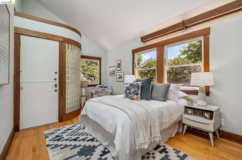 Bedroom - 2435 Valley St, Berkeley, CA 94702 photo 10 of 16