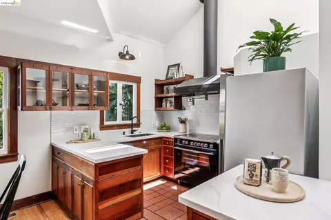 Kitchen - 2435 Valley St, Berkeley, CA 94702 photo 3 of 10