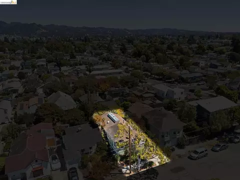 View/Area - 2435 Valley St, Berkeley, CA 94702 photo 6 of 9