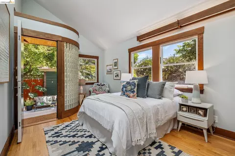 Bedroom - 2435 Valley St, Berkeley, CA 94702 photo 11 of 16
