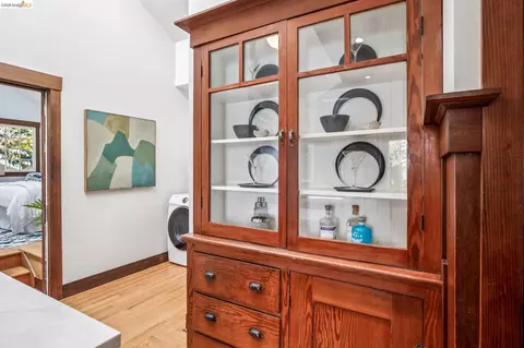Entry Way - 2435 Valley St, Berkeley, CA 94702 photo 5 of 5