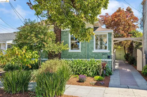 Exterior - 2435 Valley St, Berkeley, CA 94702 photo 4 of 20