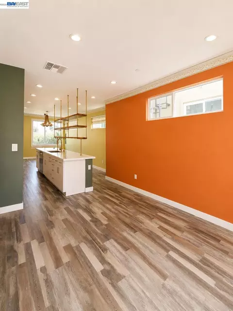 977 24th St, Oakland, CA 94607 photo 5