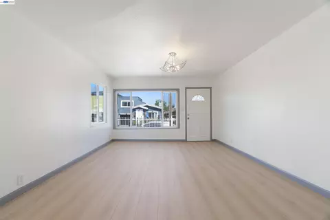 1006 72nd Ave, Oakland, CA 94621