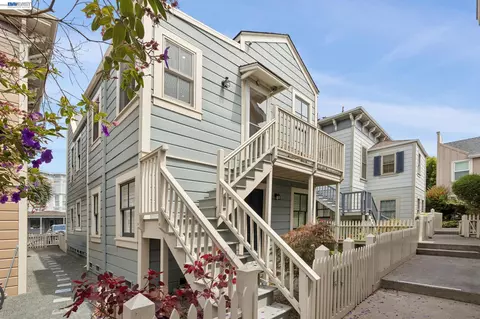 Exterior - 800 Delaware St #1020, Berkeley, CA 94710 photo 2 of 8