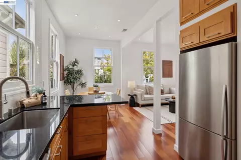 Kitchen - 800 Delaware St #1020, Berkeley, CA 94710 photo 2 of 3