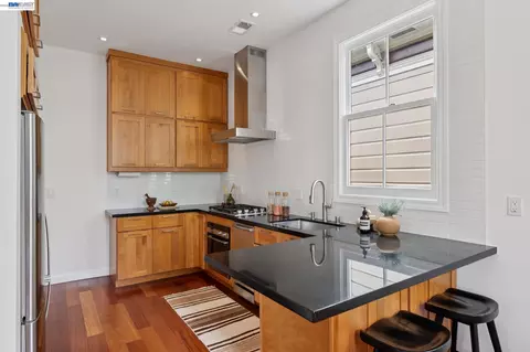 Kitchen - 800 Delaware St #1020, Berkeley, CA 94710 photo 1 of 3