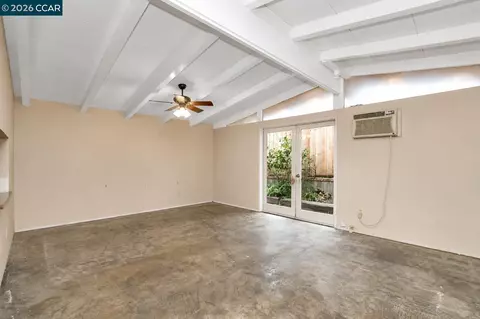 Living - 3214 Pine St, Martinez, CA 94553 photo 2 of 4