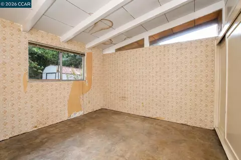 Bedroom - 3214 Pine St, Martinez, CA 94553 photo 5 of 6
