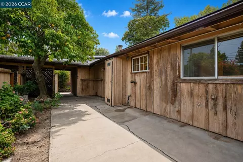 Exterior - 3214 Pine St, Martinez, CA 94553 photo 9 of 10
