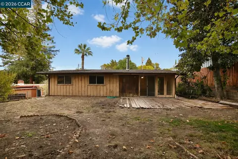 Exterior - 3214 Pine St, Martinez, CA 94553 photo 10 of 10