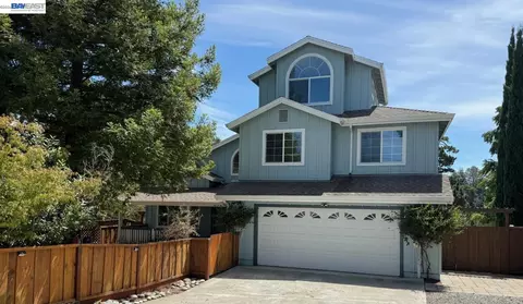 2825 Hillcrest Ave, Hayward, CA 94542