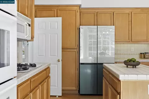 Kitchen - 4700 Hunter Peak Ct, Antioch, CA 94531 photo 5 of 11