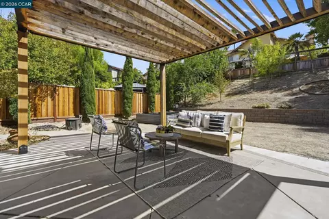 Exterior - 4700 Hunter Peak Ct, Antioch, CA 94531 photo 8 of 19