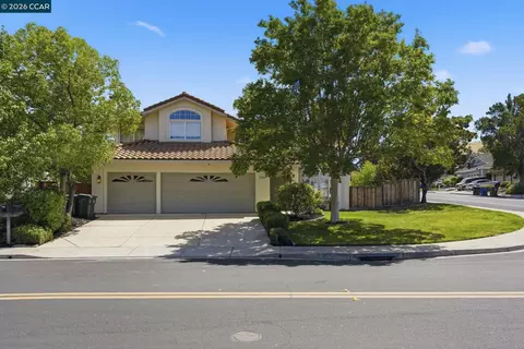 Exterior - 4700 Hunter Peak Ct, Antioch, CA 94531 photo 4 of 19