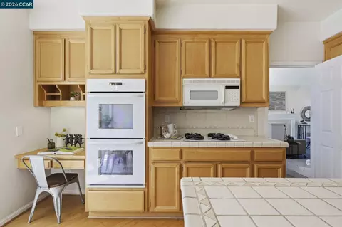 Kitchen - 4700 Hunter Peak Ct, Antioch, CA 94531 photo 8 of 11