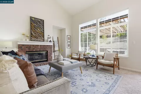 Living - 4700 Hunter Peak Ct, Antioch, CA 94531 photo 7 of 8