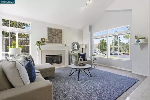 Living - 4700 Hunter Peak Ct, Antioch, CA 94531 photo 3 of 8