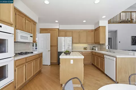 Kitchen - 4700 Hunter Peak Ct, Antioch, CA 94531 photo 10 of 11