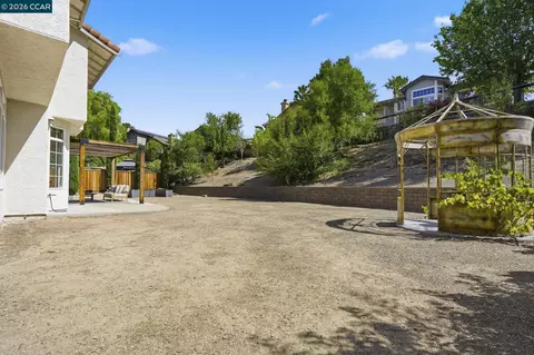 Exterior - 4700 Hunter Peak Ct, Antioch, CA 94531 photo 10 of 19