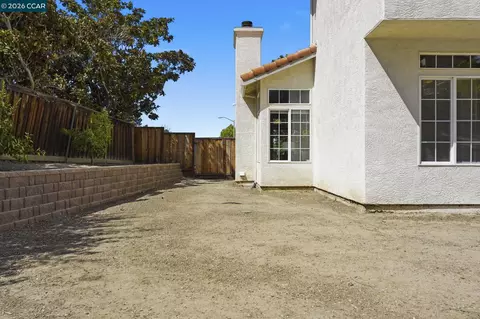 Exterior - 4700 Hunter Peak Ct, Antioch, CA 94531 photo 14 of 19