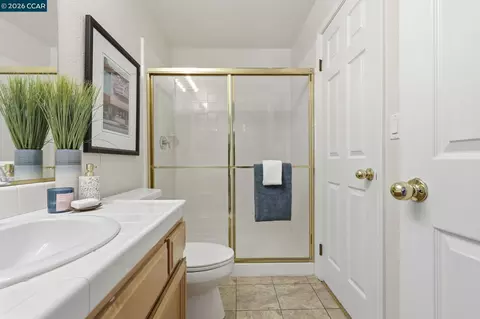 Bath - 4700 Hunter Peak Ct, Antioch, CA 94531 photo 2 of 6