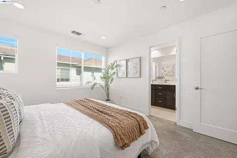 37660 Cape Cod Rd, Newark, CA 94560 photo 13