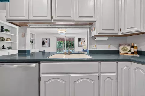 Kitchen - 335 Scott St, Livermore, CA 94551 photo 4 of 9
