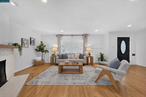 Living - 335 Scott St, Livermore, CA 94551 photo 3 of 11