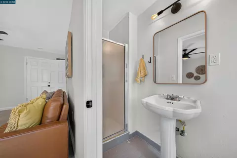 Bath - 335 Scott St, Livermore, CA 94551 photo 5 of 5
