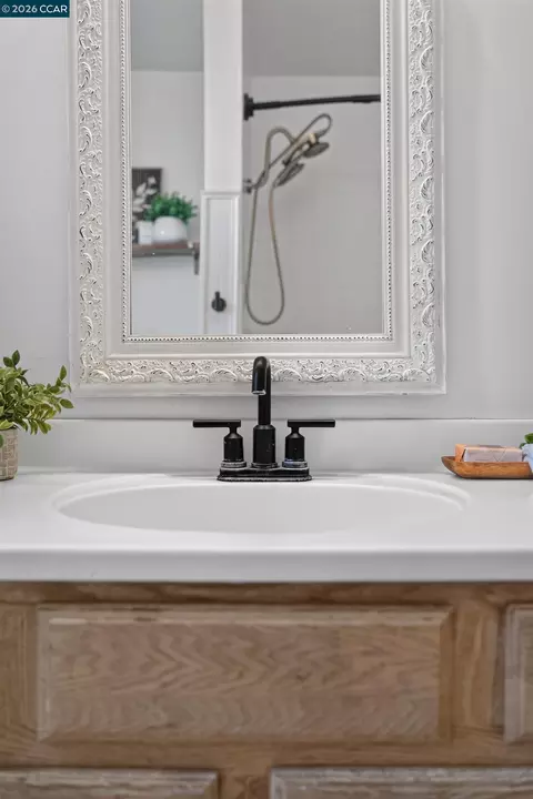 Bath - 335 Scott St, Livermore, CA 94551 photo 3 of 5