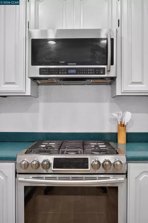 Kitchen - 335 Scott St, Livermore, CA 94551 photo 3 of 9