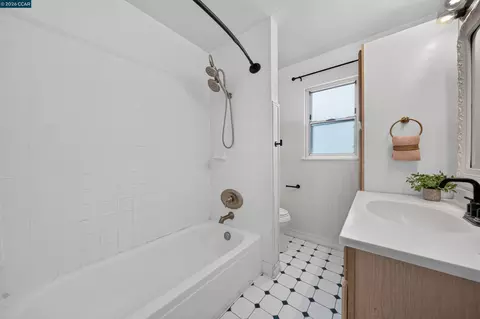 Bath - 335 Scott St, Livermore, CA 94551 photo 1 of 5