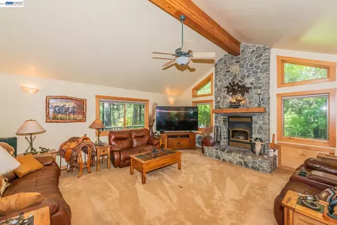 Living - 320 Airport Rd, Trinity Center, CA 96091 photo 1 of 5