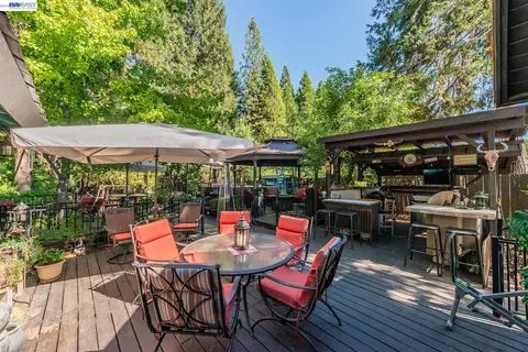 Exterior - 320 Airport Rd, Trinity Center, CA 96091 photo 3 of 16