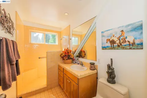 Bath - 320 Airport Rd, Trinity Center, CA 96091 photo 4 of 5