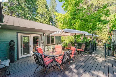 Exterior - 320 Airport Rd, Trinity Center, CA 96091 photo 5 of 16