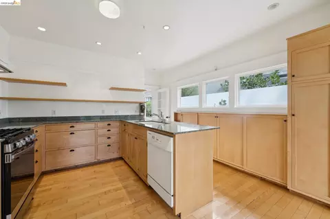 Kitchen - 2730 Webster St, Berkeley, CA 94705 photo 2 of 10