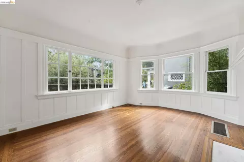 Living - 2730 Webster St, Berkeley, CA 94705 photo 5 of 12