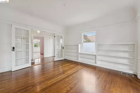 Living - 2730 Webster St, Berkeley, CA 94705 photo 3 of 12