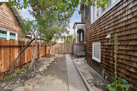 Exterior - 2730 Webster St, Berkeley, CA 94705 photo 17 of 20